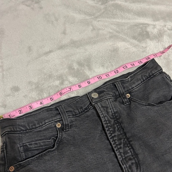 Old Navy  High Rise Sky Hi A-Line Black Denim
Cutoff Shorts Size 14. GUC - Picture 6 of 10